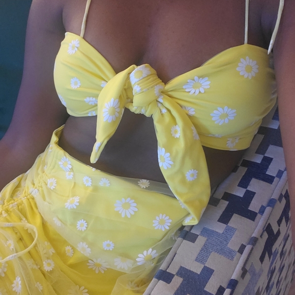 Daisy Print 2 Piece Set NWOT Forever21 - Picture 7 of 11